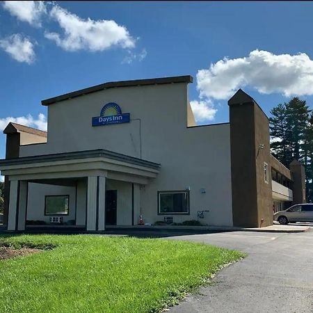 Days Inn By Wyndham Bellville Mansfield Экстерьер фото