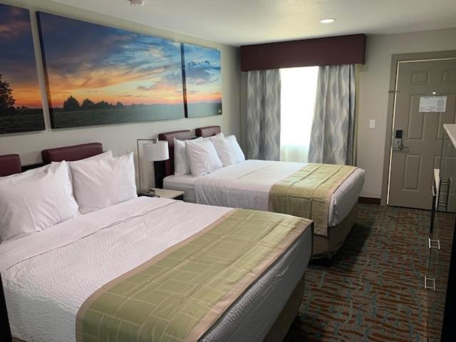 Days Inn By Wyndham Bellville Mansfield Экстерьер фото